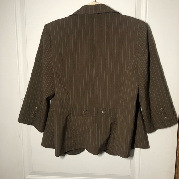 Lane Bryant matching set blazer and cropped pants set brown with stripes 14 - Picture 6 of 10